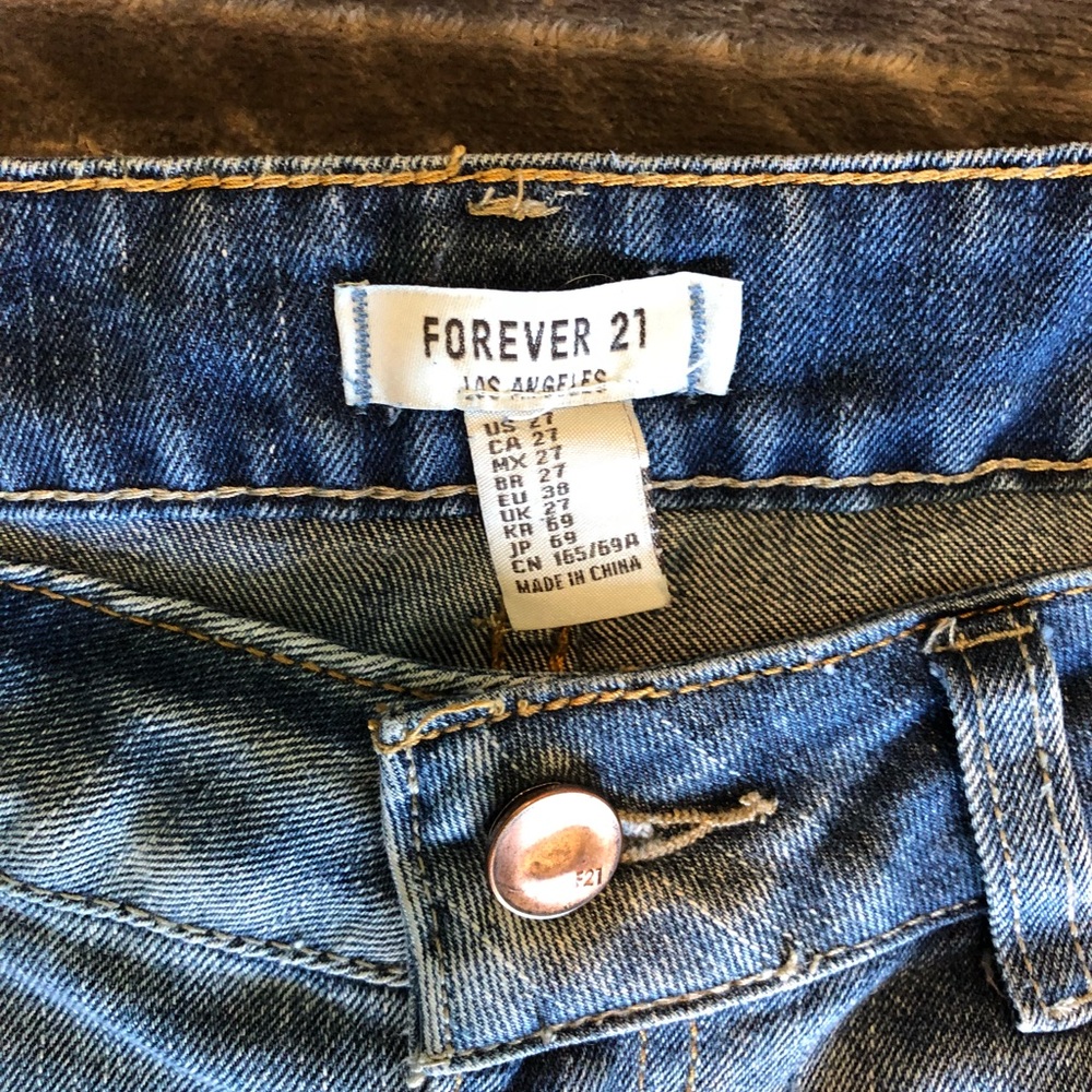 Forever21 Los Angeles Distressed Cuff Jean Short - Picture 4 of 7